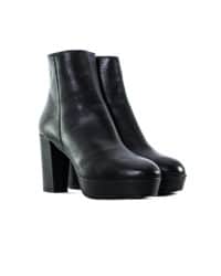 Tronchetto nero tattoo